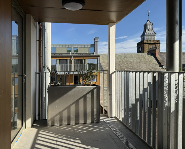 4 Balcony